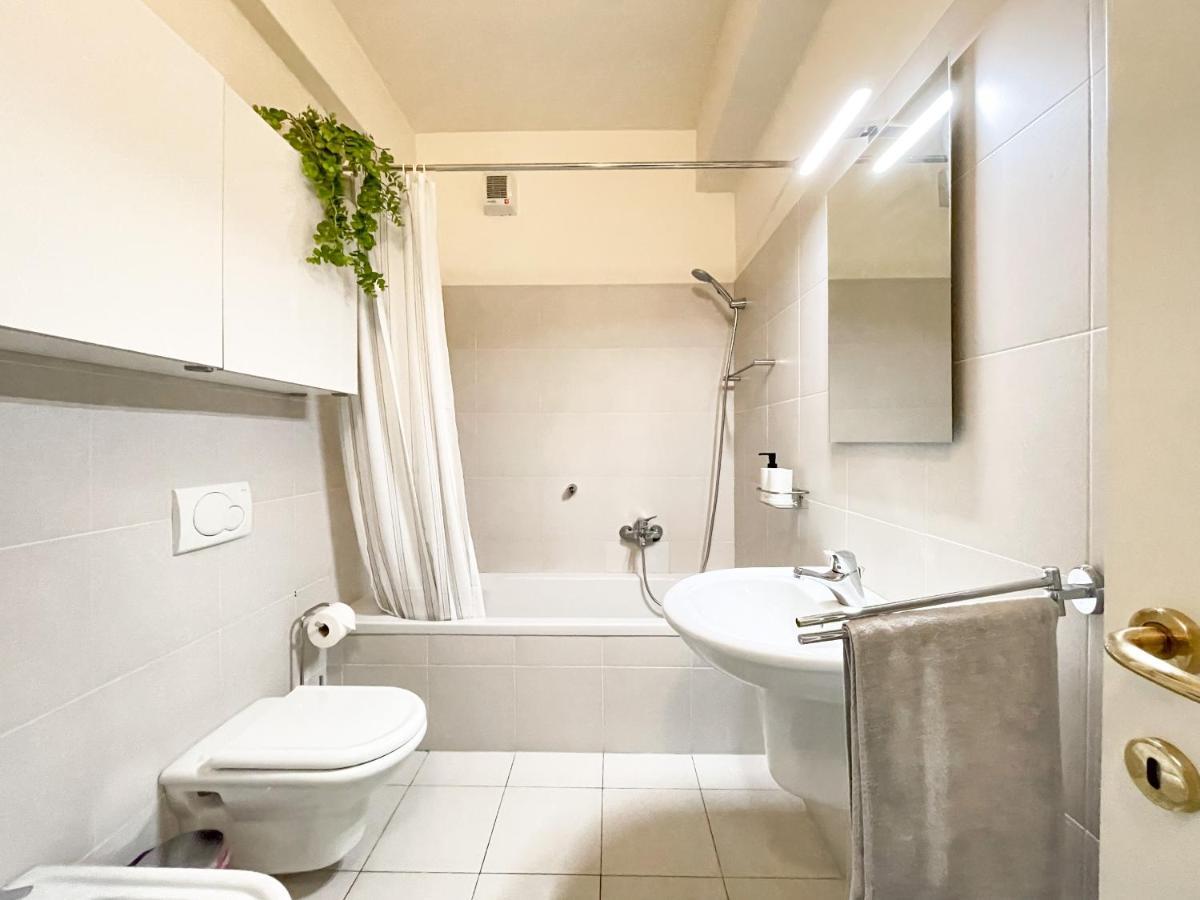 Regina Di Laglio - Free Parking, Garden, Lake View 外观 照片